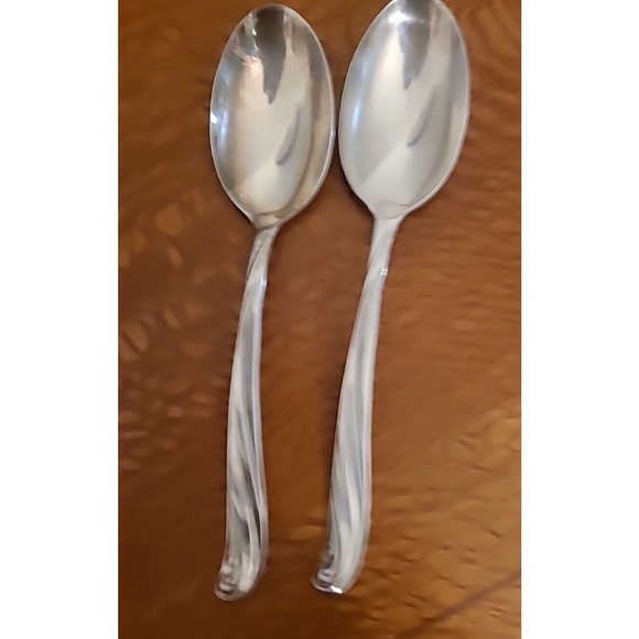 Wm Rogers Flatware Service For 8 Extra Silver Plate Tarnish Proof Chest - Picture 13 of 16